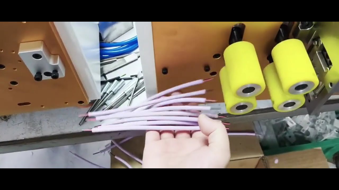 8-Wheel 4-Wire Computer Wire Stripping Machine | One-Input Four-Output