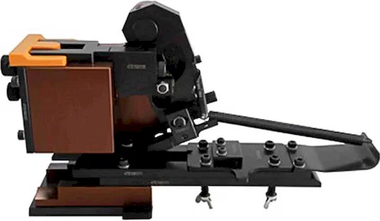 แม่พิมพ์ตรงแม่นยำ 4Te, อุปกรณ์คุณภาพ