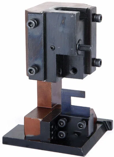 แม่พิมพ์ย้ำเทอร์มินอลแบบรัศมี, เครื่องคุณภาพ A-10 - อุปกรณ์ย้ำเทอร์มินอล